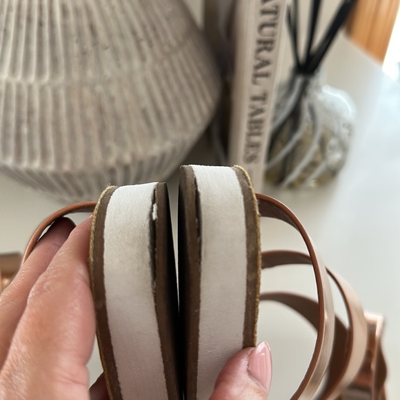 Steve Madden Marky Wedge Sandal •• Rose Gold Metallic - Picture 7 of 8